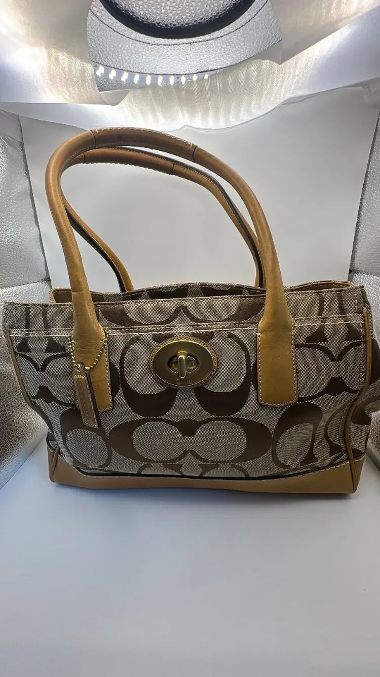 Vintage Coach Hampton Madeline signature Satchel